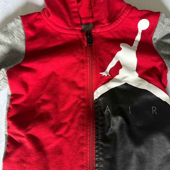 Jordan Onesie - Picture 2 of 4